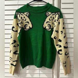 Angashion 💚 Green Leopard Print Sweater 💚
